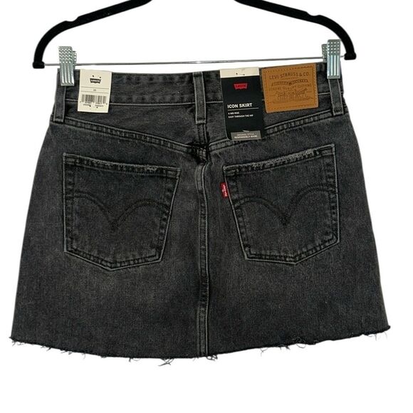 Levi’s  lack Wash Hem Mini Denim Skirt(Size 26) - Picture 5 of 10